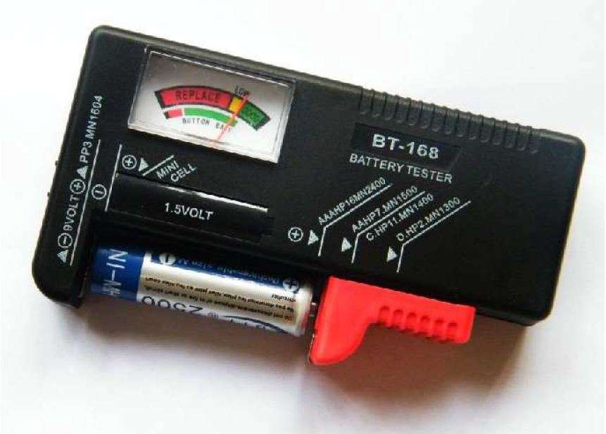 Universal Button Cell Battery Volt Tester Checker BT-168 User Manual - The battery tester is activated by the battery being checked
